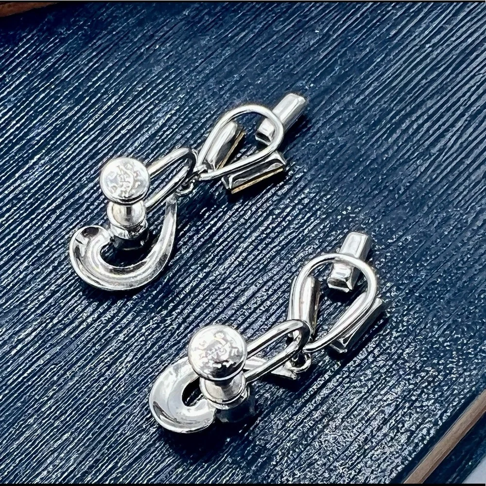 Vintage rhinestone clip on earrings clear baguette rhinestone dangles silver